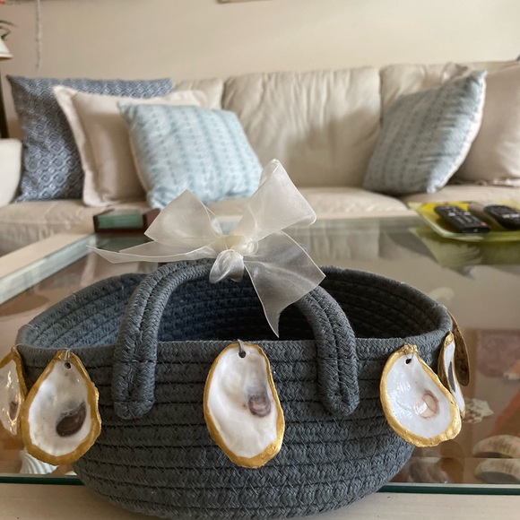Oyster shell basket-handmade-small-adorable-use for bathrooms, bedrooms, etc. - Picture 6 of 9